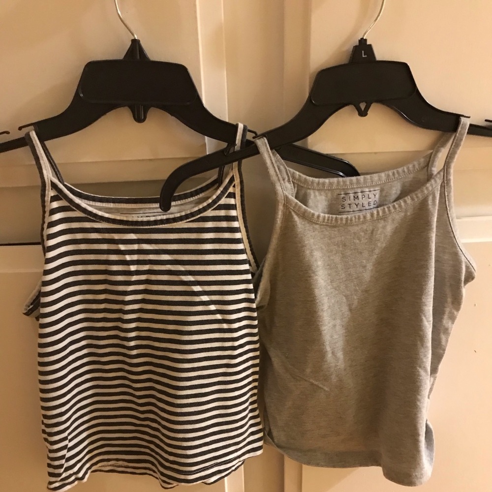 Set of 2 tank tops